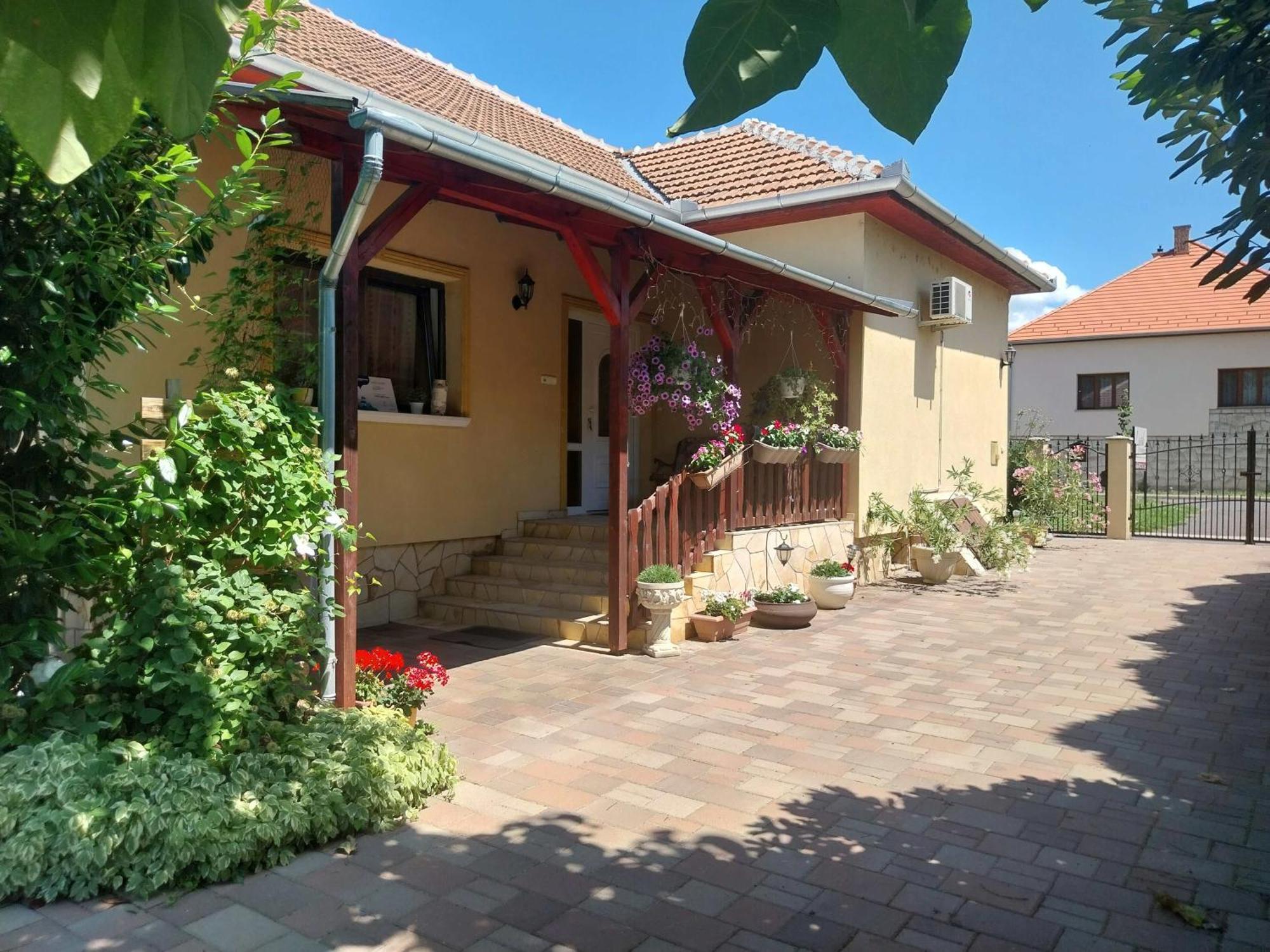 Lipták Vendégház Tokaj Exterior foto